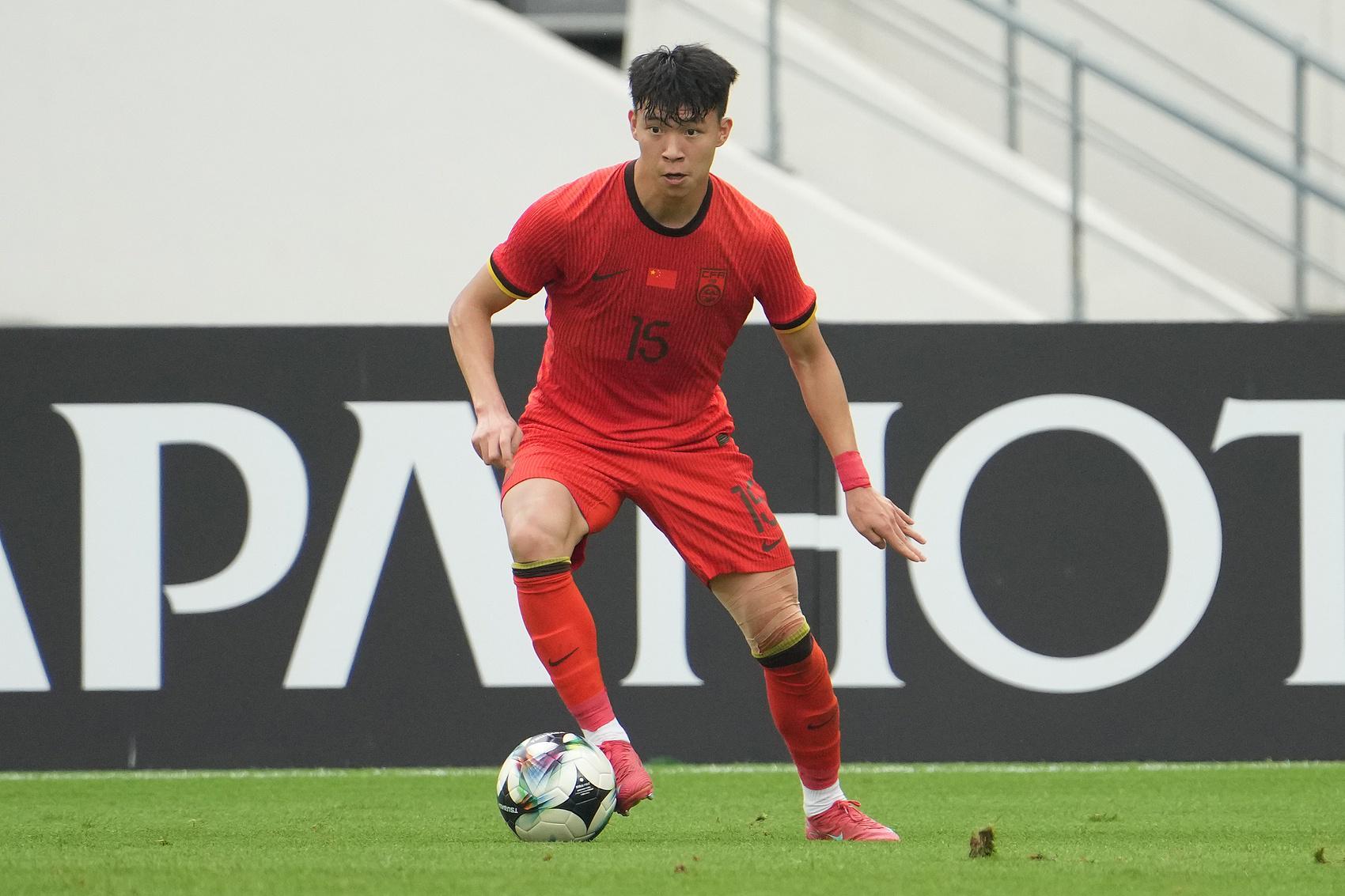 媒体人：王钰栋神级表现，凭借一己之力掀起下半场的进攻狂潮