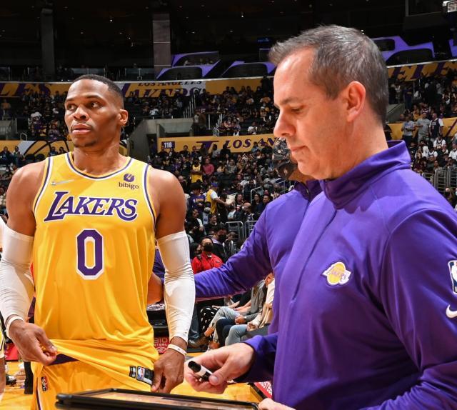 mk体育下载-韦少谈最后时刻坐板凳：惊讶且沮丧 但输球更糟糕