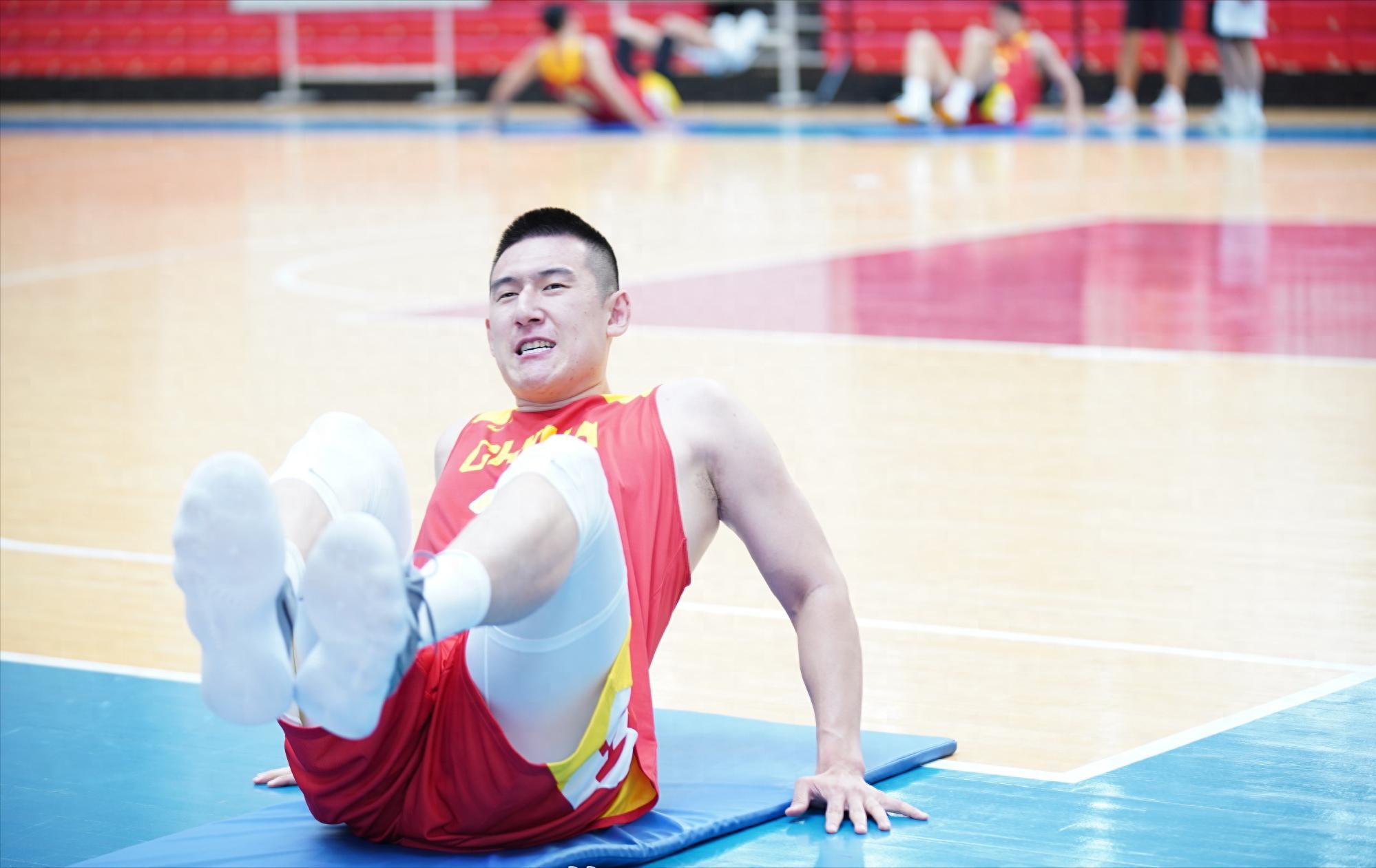 mk体育入口-4人告别国家队！付豪输给两人，周琦队友没位置，李祥波任务结束